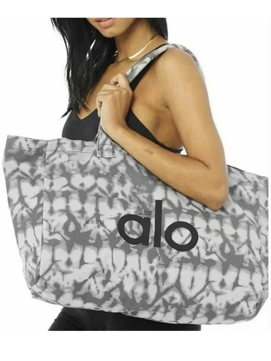 ALO Yoga Gray & White Tie-Dye Tote Bag