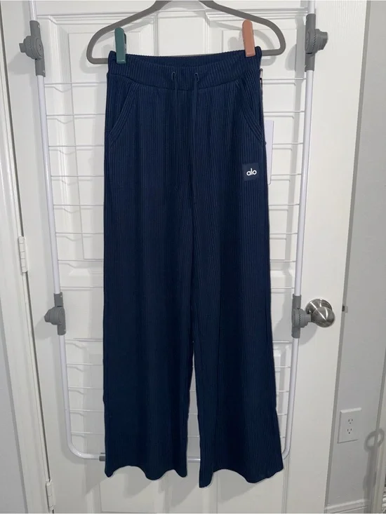 XXS Alo Muse Wide Leg Pant
