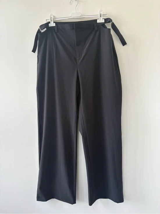 ALO YOGA Showdown Black Hip Cut Outs Buckle Wide Leg Trousers Pants L/G