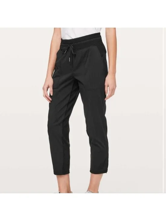 Lululemon Dance Studio Crop *25