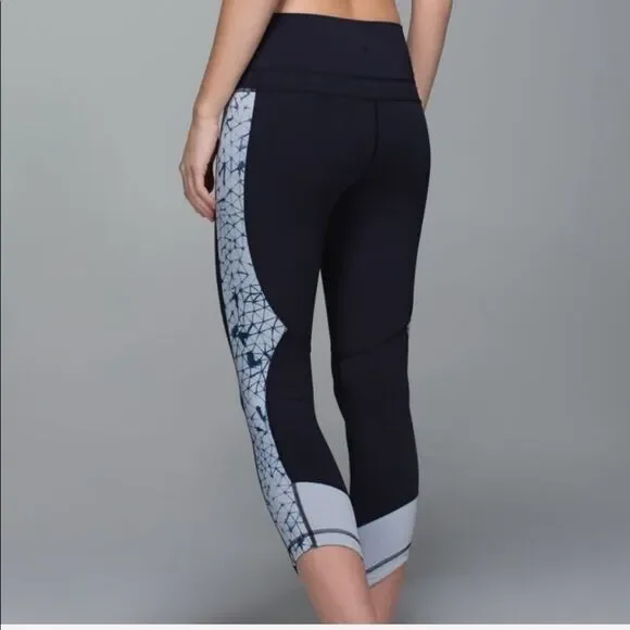 Lululemon Retreat 7/8 Leggings Size 0