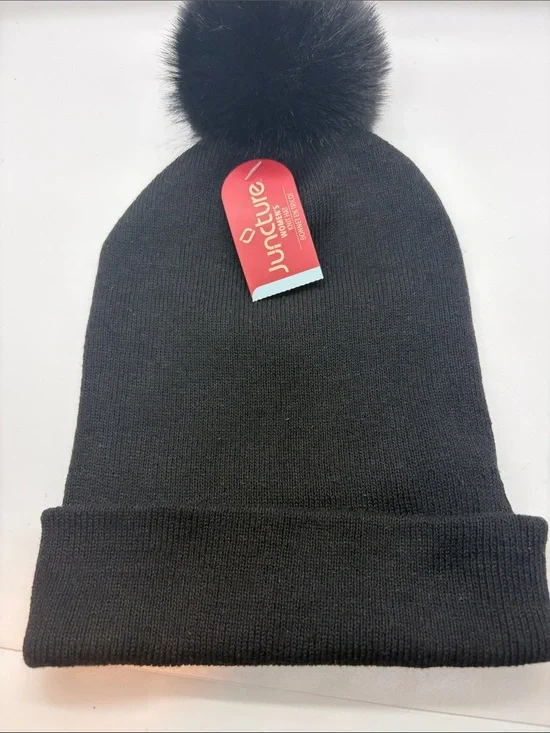 Junction Knit Pom Beanie in Black