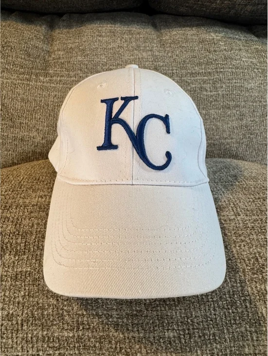 Kansas City Royals KC White/Blue baseball cap OSFA