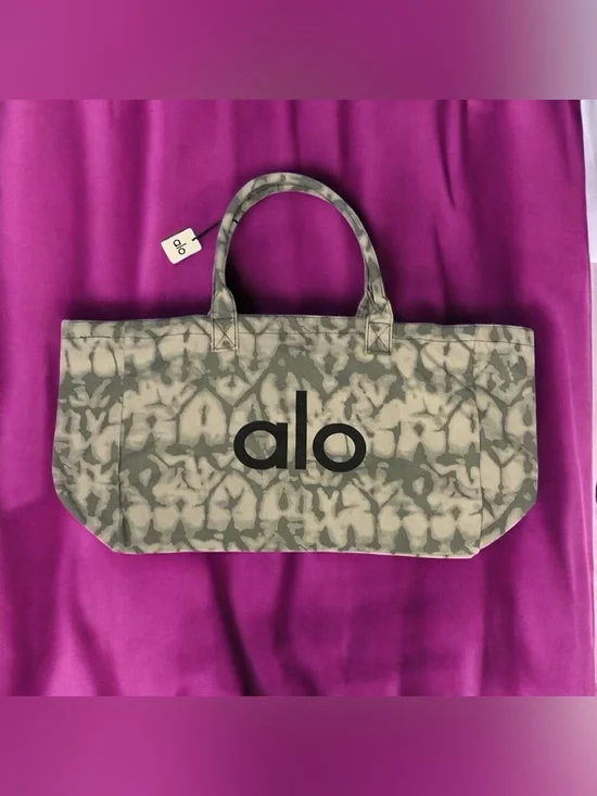 🦸‍♀️ALO Yoga Grey Tie-Dye Canvas Tote🦸‍♀️