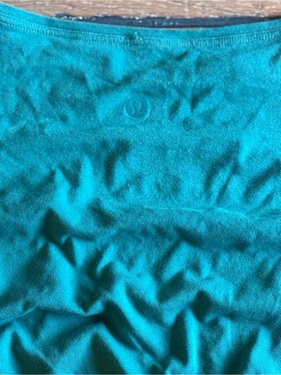 Lululemon Teal 3/4 Sleeve Athleisure Comfortable Casual Top