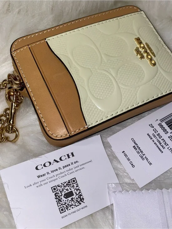 Coach Zip Card Case In Signature Leather With Charm New with tags Light Lemon