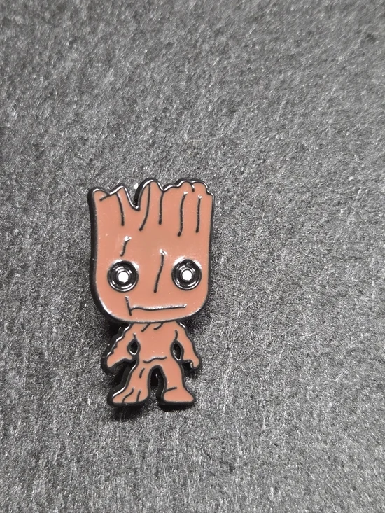 **Brown Tree Character Enamel Pin**