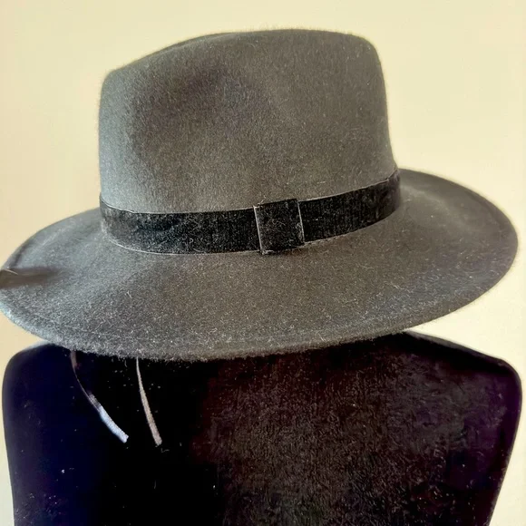Wool Hat‎