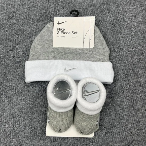 Nike Baby Beanie Hat and Booties 2-Piece Set 0-6 Months Grey White Swoosh NWT