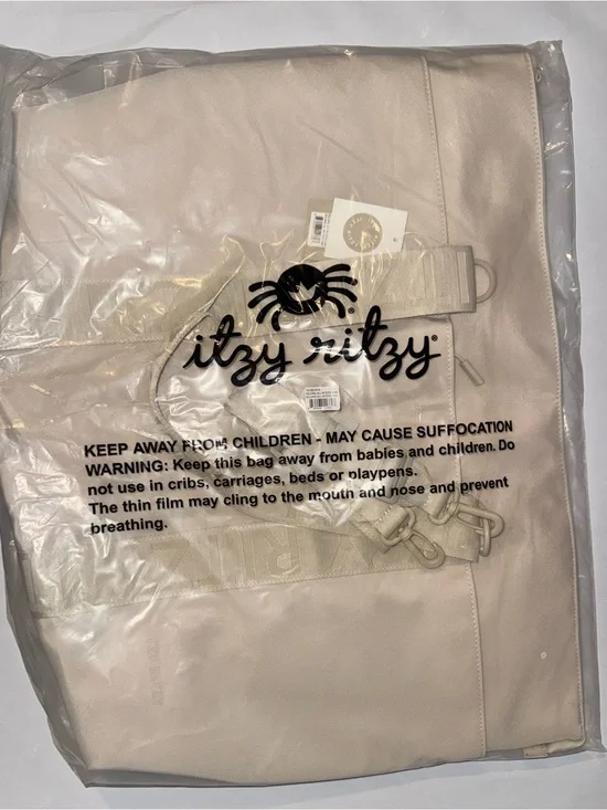 Itzy Ritzy Belong All-in-Tote™ Cream NWT