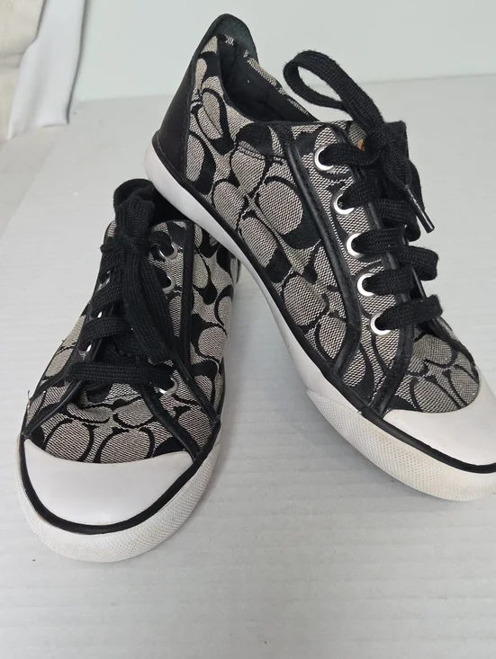 Coach Black and Ivory Signature Canvas Lace-Up Sneakers Size 51/2