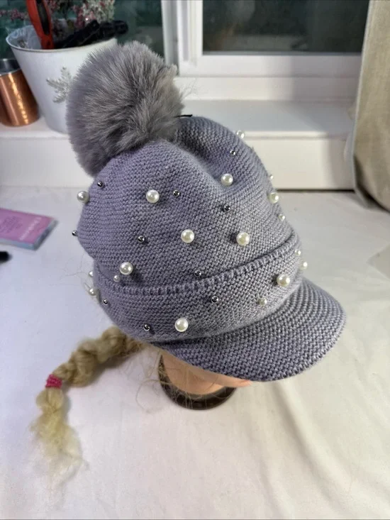 Pearl-Embellished Knit Pom Cap with Visor - Light Gray