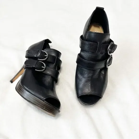 Coach Alexia black leather peep toe heels pumps size 8 sandals buckle