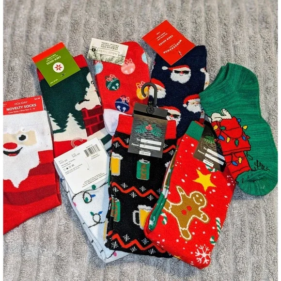 Lot of 9 Pairs Adult Christmas Socks Santa Gingerbread Lights Snoopy Bells‎ NWT