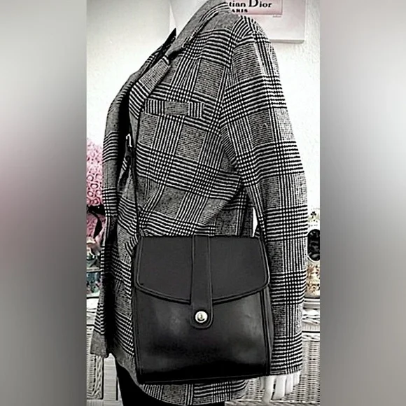 Vintage Coach Scout Cross Body Bag  #0397135 Black Calfskin Leather 9.5”x9”x1.75