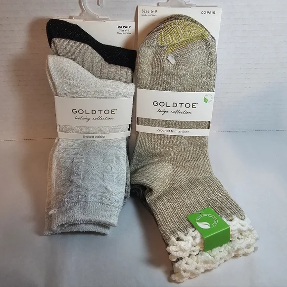 2 Packages GOLD TOE Holiday & Lodge Collection Socks SIZE 6-9 (5 Pair Total)