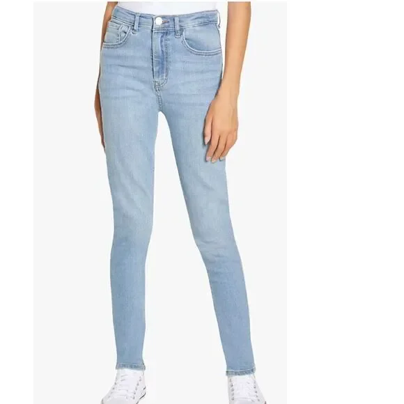 LEVI’S 720 HIGH RISE SUPER SKINNY MEDIUM WASH