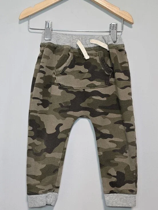 GAP Kids Camouflage Sweatpants in Olive & Khaki