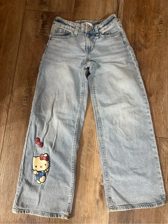 Hello Kitty Light Wash Wide-Leg H&M size 10 Jeans