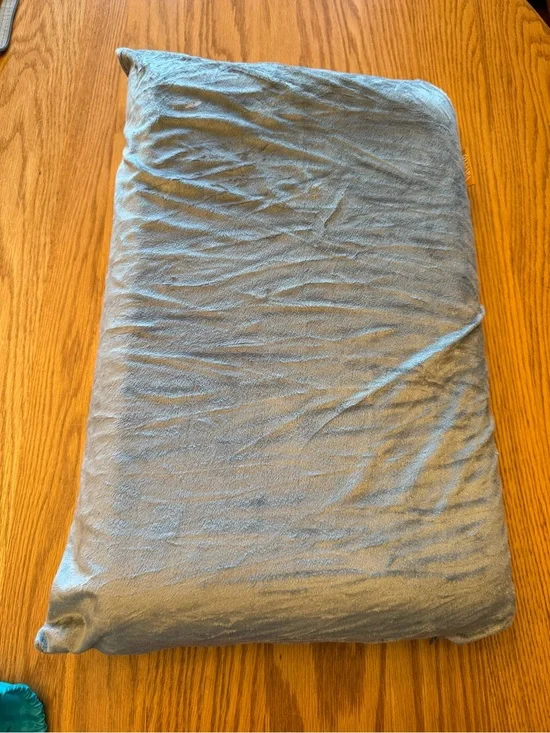 VaVerto Gray Travel Pillow with Teal Bag