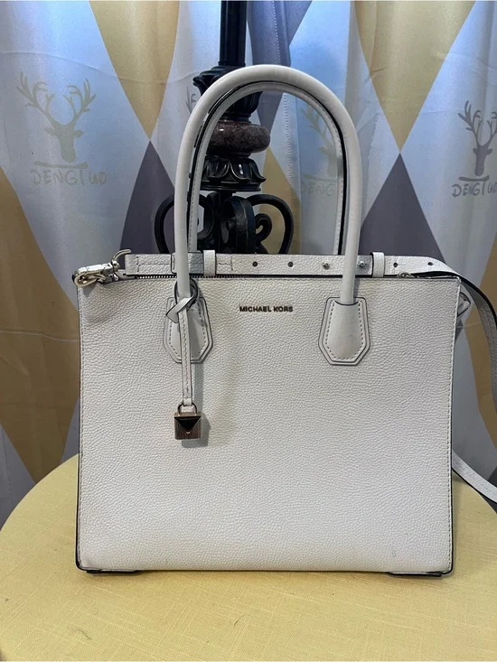 MICHAEL KORS White Pebbled Leather Satchel with Gold Hardware