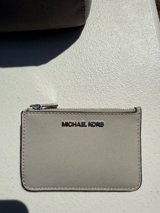 Michael Kors Jet Set Top Zip Coin Wallet