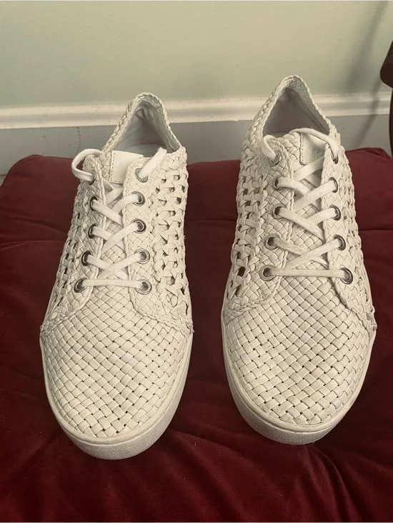 Michael Kors Sneakers - White Woven Lace-Up Platform Sneakers - size 10