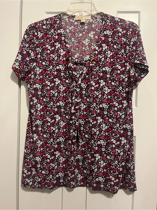 XL Michael Kors Black Floral Lace-Up Short Sleeve Tee with Red and White Flowers