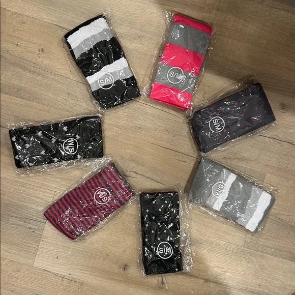NWOT black and white heart compression‎ socks.