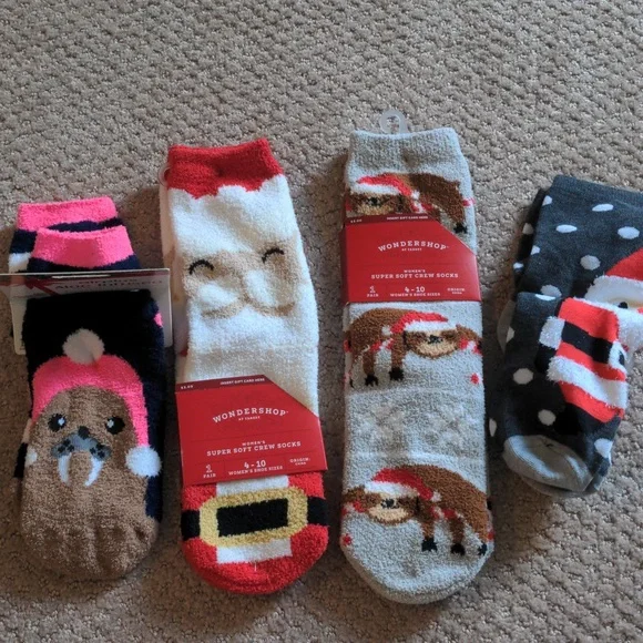 4 pack of Christmas Soft Crew Socks (Size 4-10) NWT