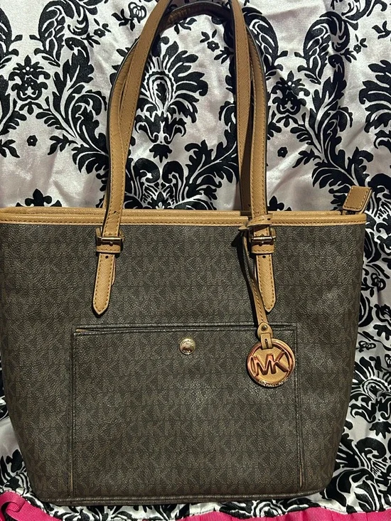 Authentic Michael Kors Retail Jet Set Large Snap Pocket Tote - Brown Monogram