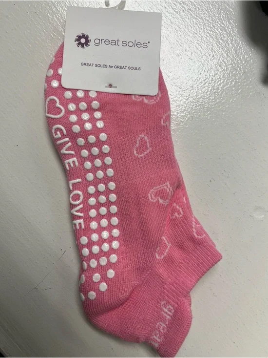 Great Soles Womens Pink Heart Grip Socks, US 6-10