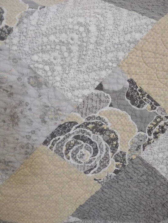 Quilt Reversible Floral Patchwork