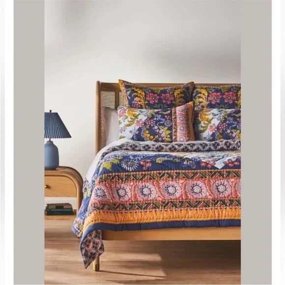 Anthropologie Carmen Cotton Handcrafted Floral Quilt Size Twin NWT