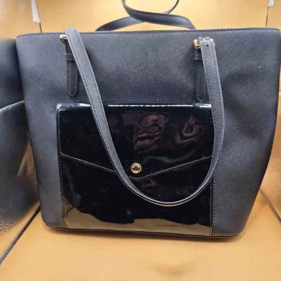 Michael Kors Jet Set Large Pocket MF Tote Black Saffiano Leather 35H6GTTT3L