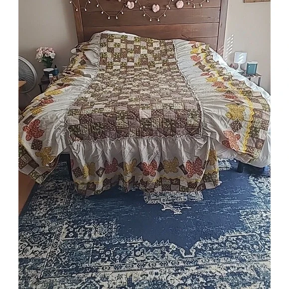 Vintage White Quilt Floral Ruffle Print Patchwork Boho Cottagecore‎ Quilt Full