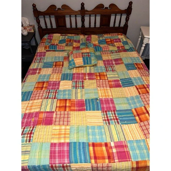 The Company Store Patchwork Quilt Pillow Shams Throw Pillow Set Needs Repair‎