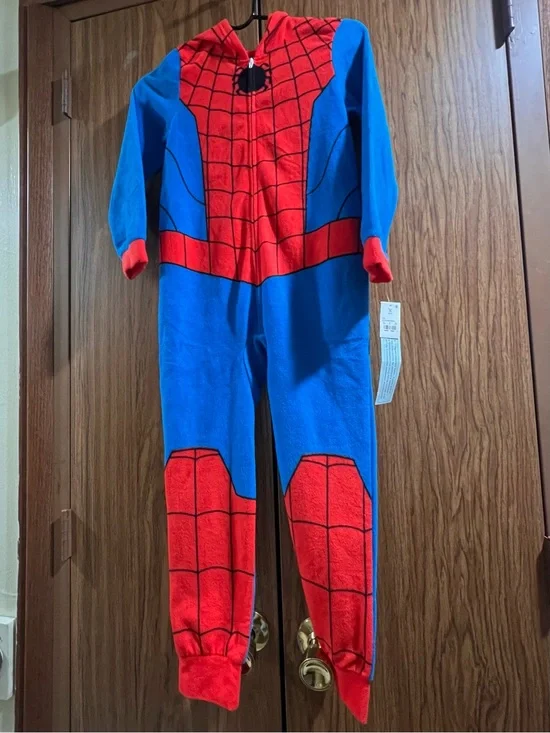 NWT Spider-Man fleece jumpsuit / pajama / Onesie size s(6/7) Halloween Costume