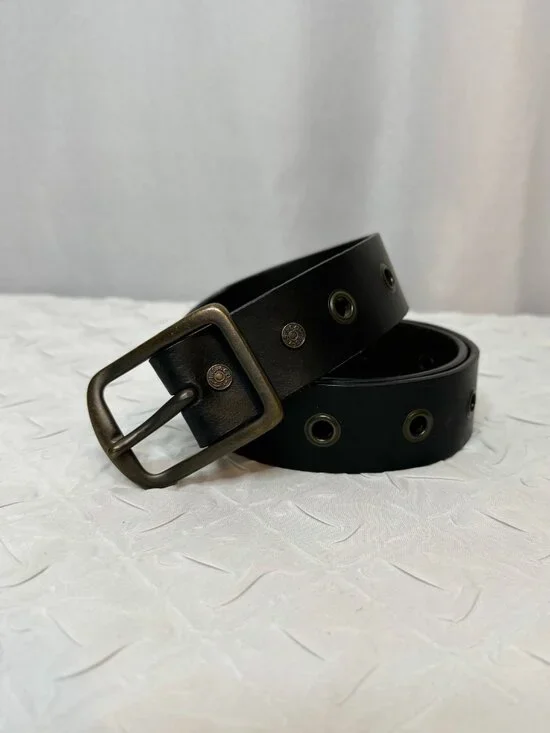 Levi’s Black Genuine Leather Single Grommet Belt Size 40 Western Preppy Utility