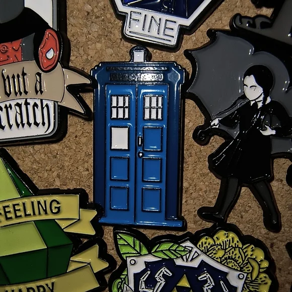 Blue Police Box Enamel Pin - Unbranded Doctor Who