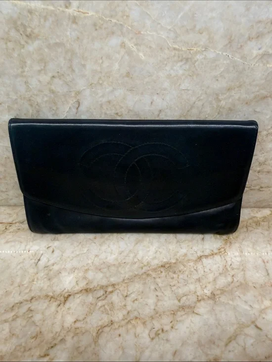 CHANEL Black Leather CC Logo Lambskin Envelope Clutch