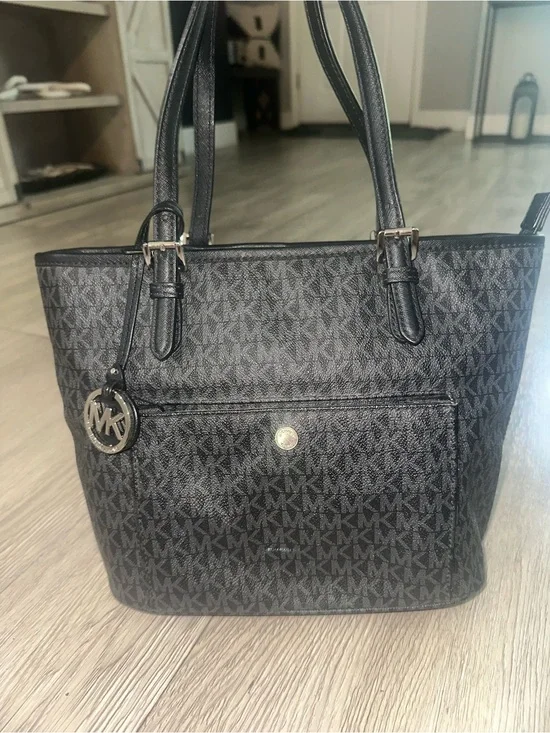 Michael Kors Jet Set Snap Pocket Tote MK Signature Purse
