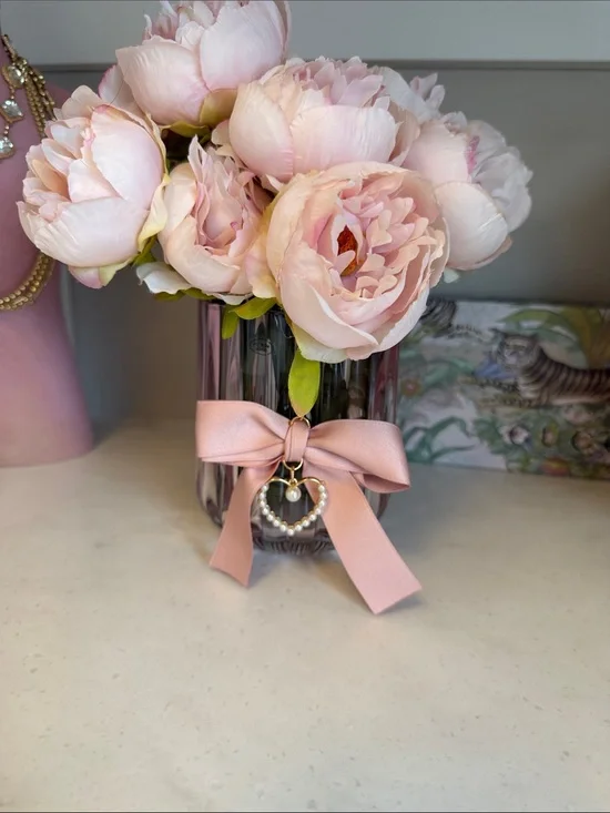 Faux Pearl + Pink Bow 🎀 Heart 💜 Charm Bag Charm Keychain Accessory NWOT