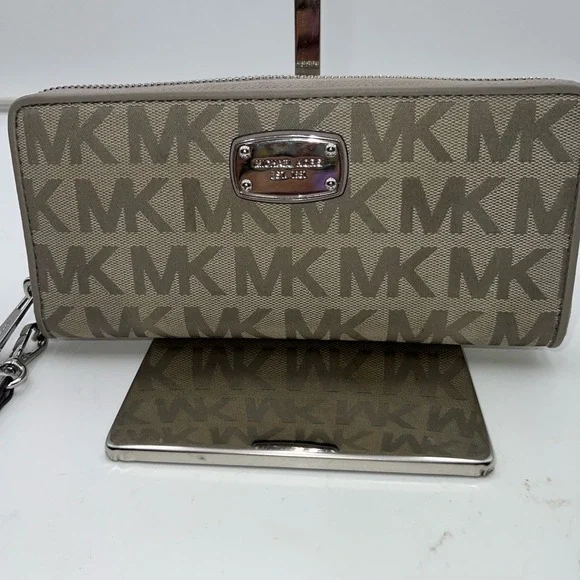 Michael Kors Signature Zip Around Wallet/Wristlet