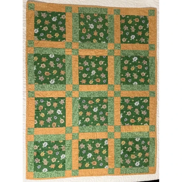 Handmade Turtle Patchwork Baby Quilt Unisex 37x48 Green Orange Excellent Safari