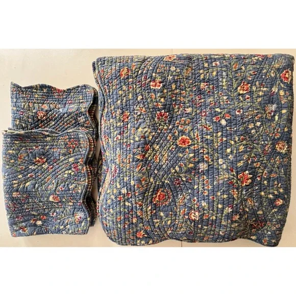 Williamsburg Blue Floral Wakefield Reversible Stripes Full/Queen Quilt + 2 Shams
