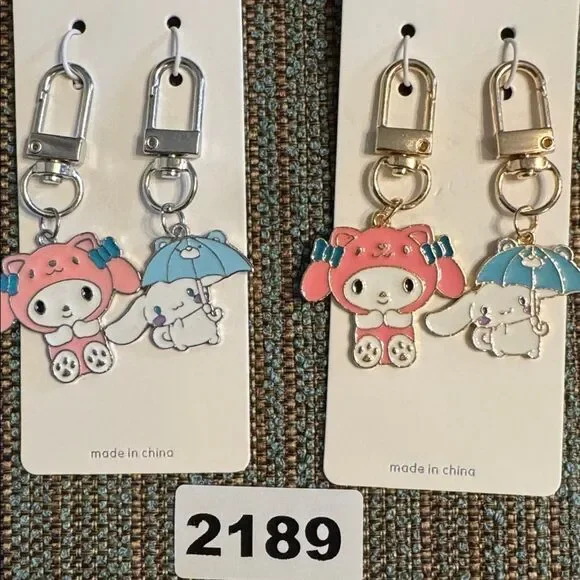 2189 Sanrio Zipper Pull & Bag Charm‎