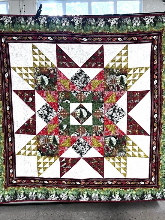 Festive Christmas Star Patchwork Quilt in Red, Green, White