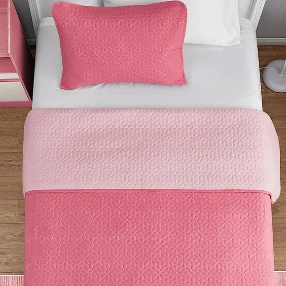 Reversible Embroidered Daisy Design 2 Piece Twin Quilt Set Pink & White NEW