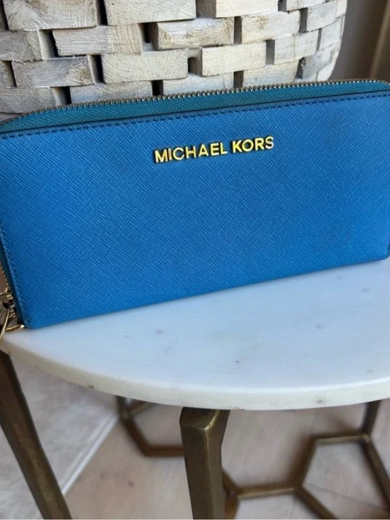 Michael Kors Lagoon Blue Zip Wallet with Gold Logo 2020